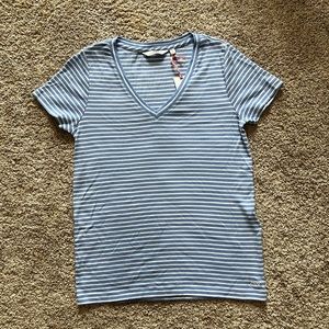 Vineyard Vines T-shirt - small - nwt